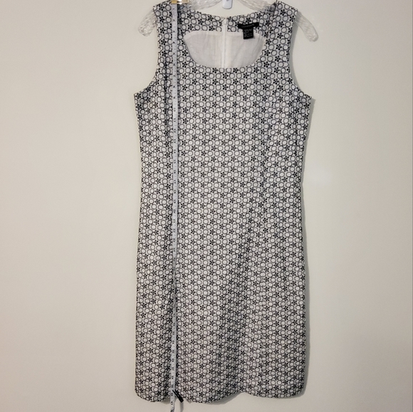 Luciano Dante Black/White Eyelet Embroidery Sleeveless Sheath Dress Size 6 - Picture 3 of 10